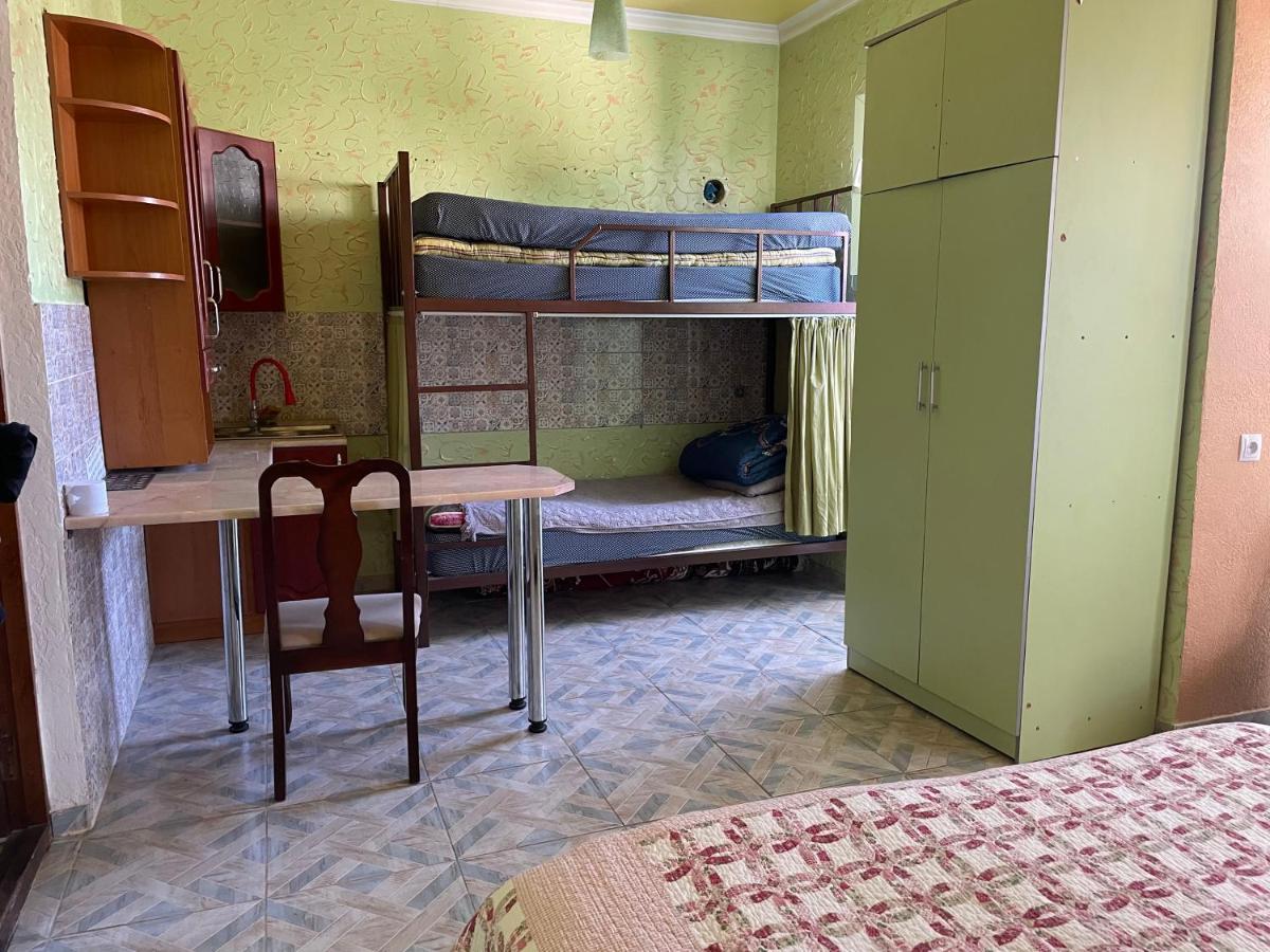 Хостел Sweet Home Бишкек Экстерьер фото
