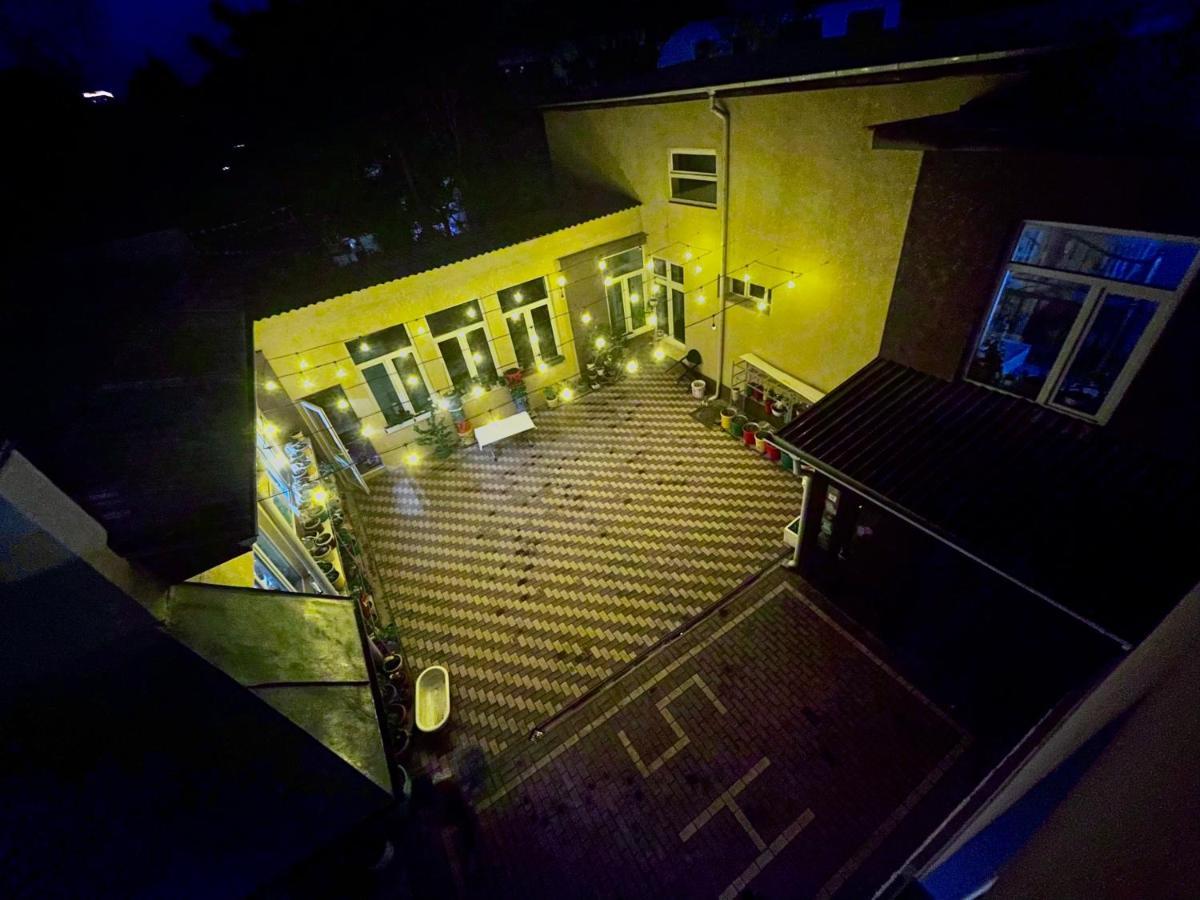 Хостел Sweet Home Бишкек Экстерьер фото