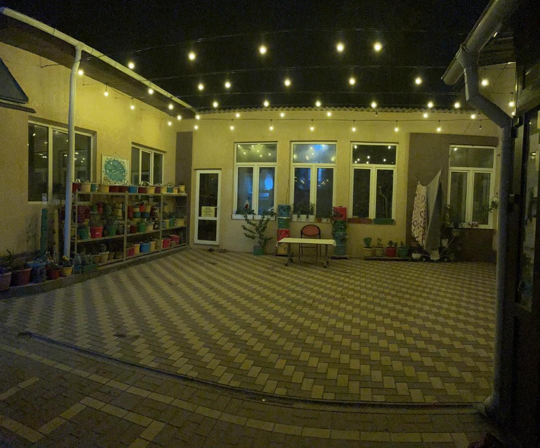 Хостел Sweet Home Бишкек Экстерьер фото