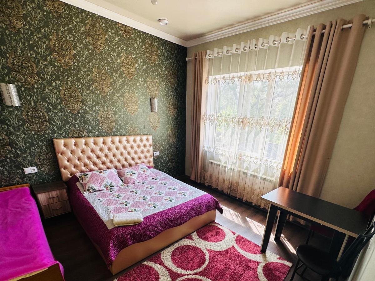 Хостел Sweet Home Бишкек Экстерьер фото