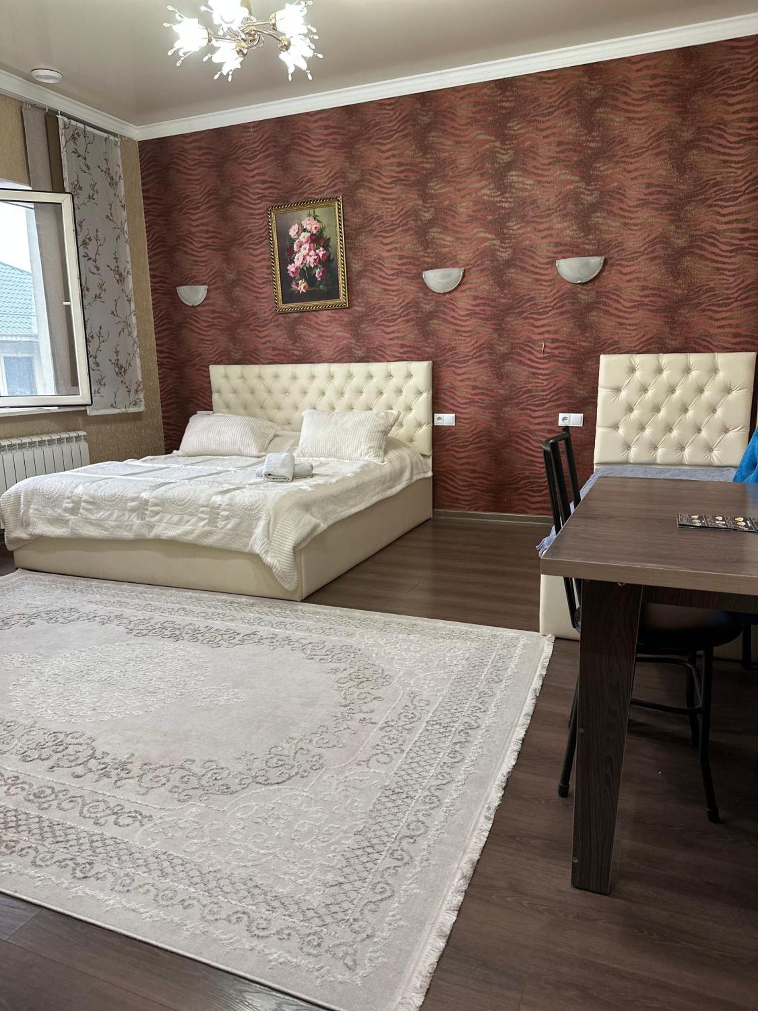 Хостел Sweet Home Бишкек Экстерьер фото